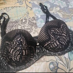 Victoria Secret flirty lace demi bra